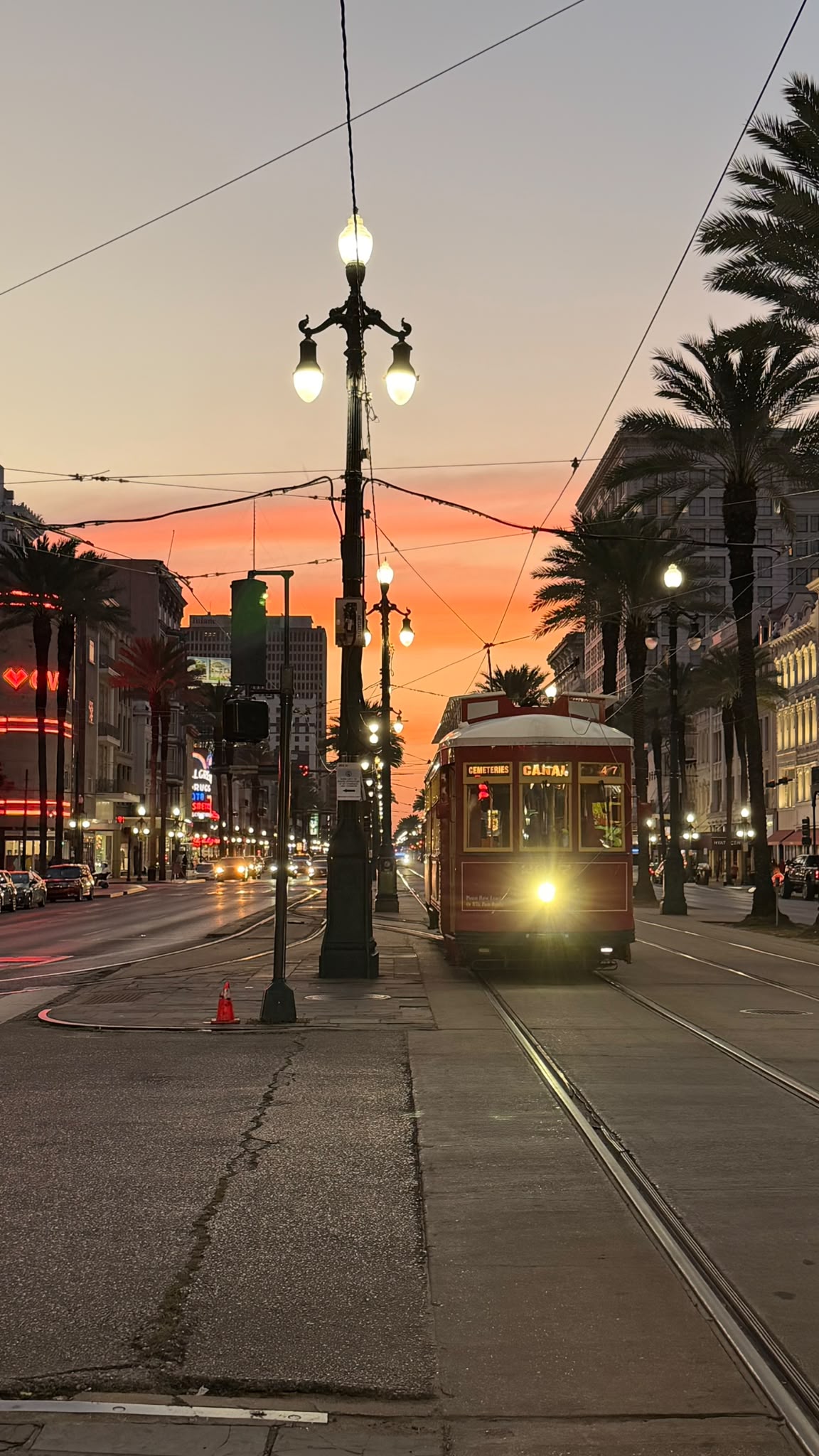 Tram a New Orleans al tramonto