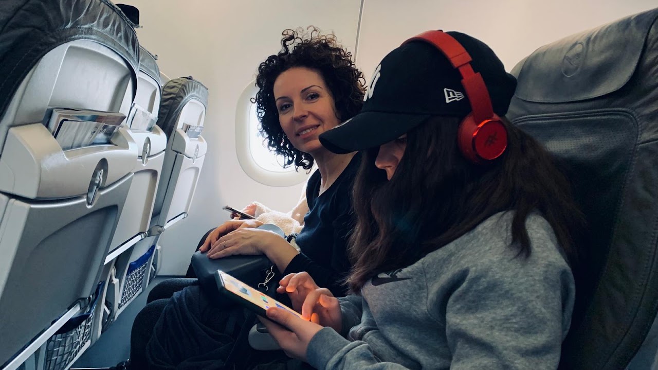 Silvia e sua figlia in volo verso gli Stati Uniti